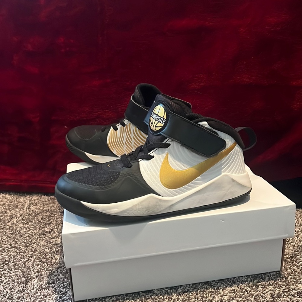 Boys Nike